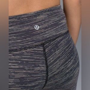 Lululemon Ujayi Crop Leggings Luxtreme 17”, size 4